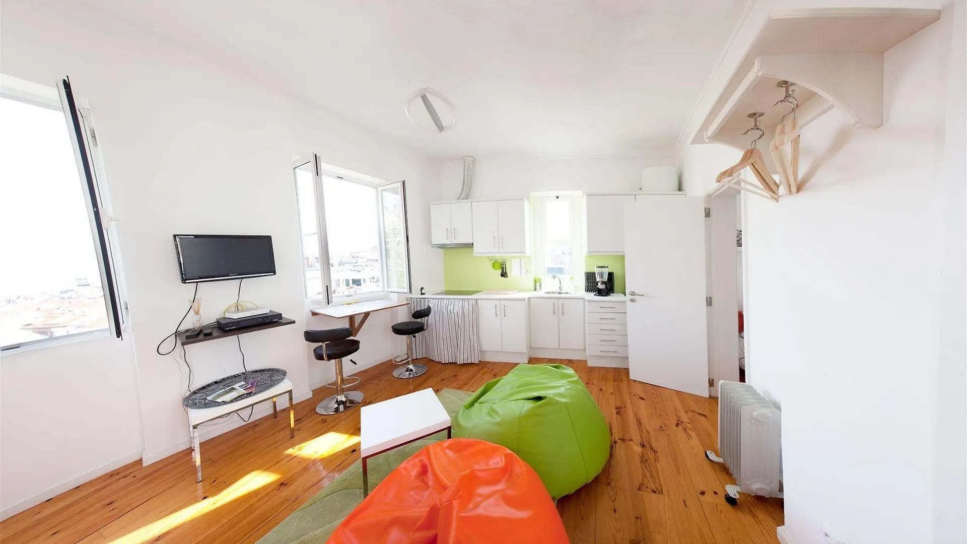 4 Places - Lisbon Apartments 0*,  Portogallo